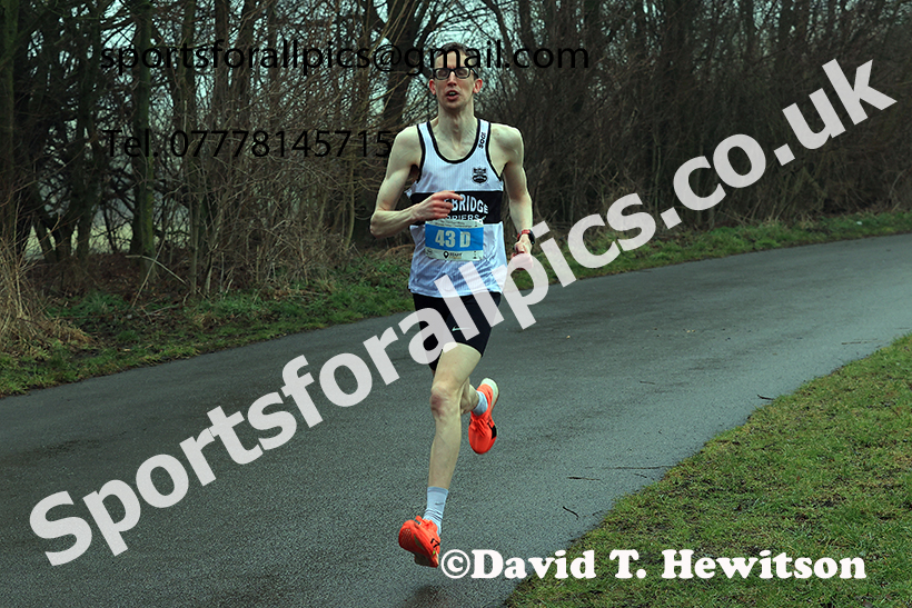 Senior Men and Over-35s to 49s Mens 2025 NECAA Royal Signals Road Relays Champs.,  Hetton Lyons Country Park, Hetton le Hole, County Durham. Photo: David T. Hewitson/Sports for All Pics